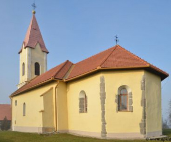 Krásy našej obce / Farský kostol narodenia Panny Márie - foto