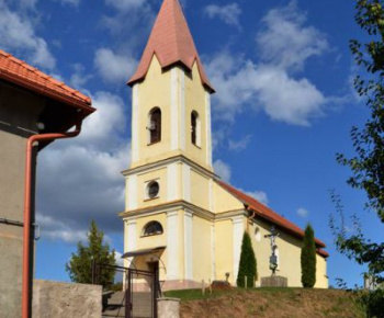 Krásy našej obce / Farský kostol narodenia Panny Márie - foto